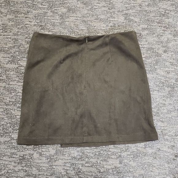 Faux suade mini skirt - Picture 9 of 9